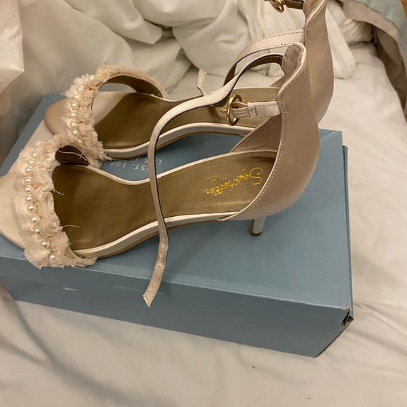 Nwot Seychelles brand cream sandals . Size 10. - Picture 3 of 8